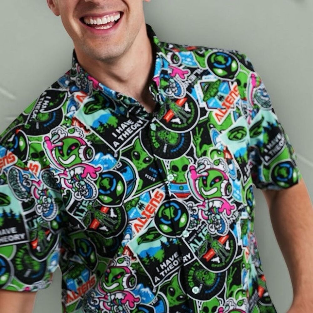 Men's 3XL Alien Graphic Print Short Sleeve Stretch Button-Down Shirt Multicolor
